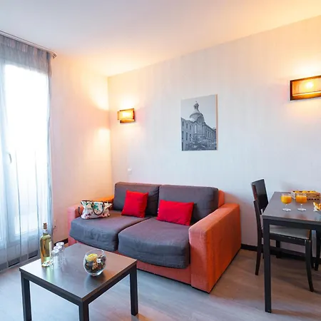 Zenitude Hotel-residences Gare Aparthotel Nimes